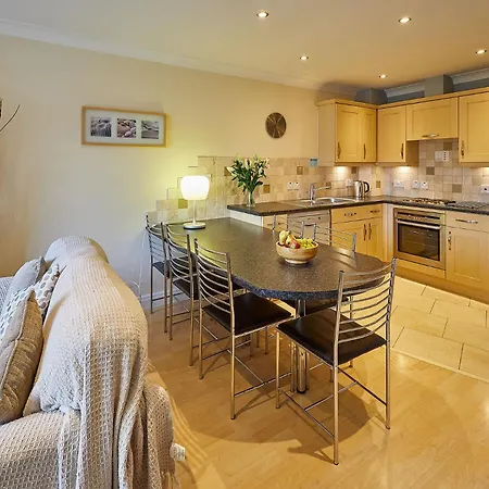 Host & - Seal View Whitby