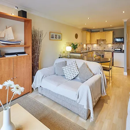 Host & - Seal View * Whitby